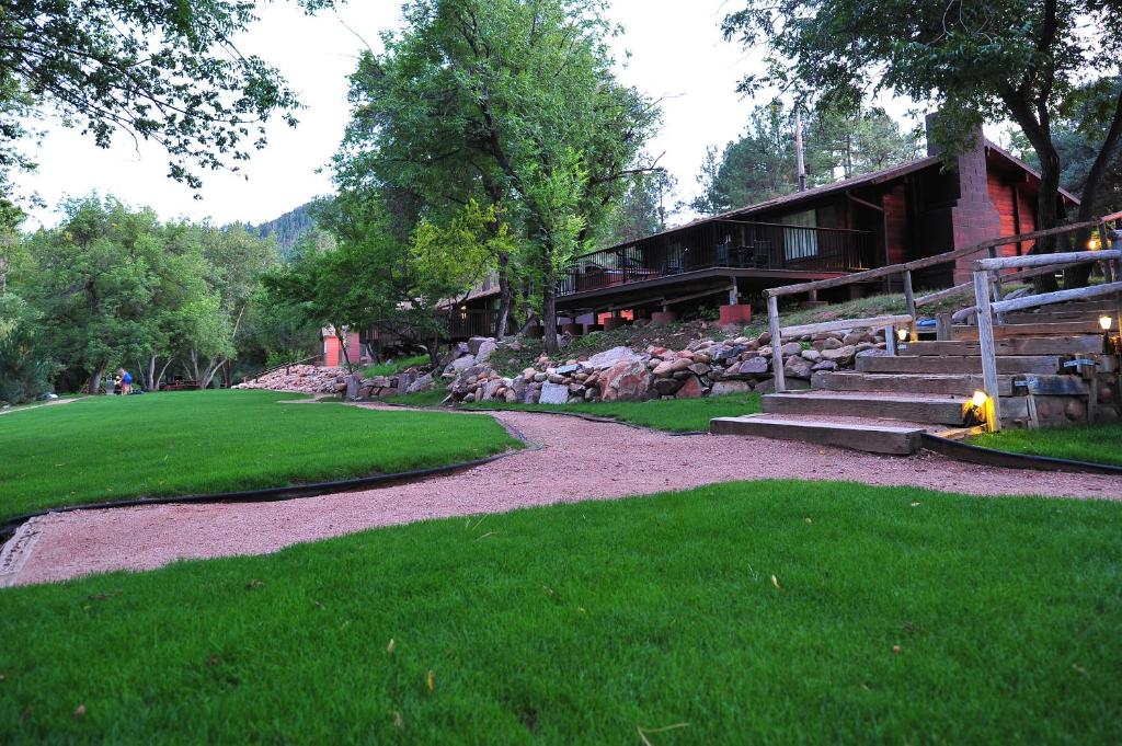 Zahrada ubytování Kohl's Ranch Lodge