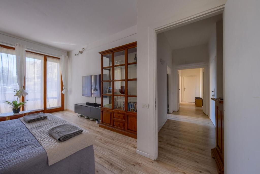 Show Me Florence 2 bedroom appartment Duomo & Airport TRAM