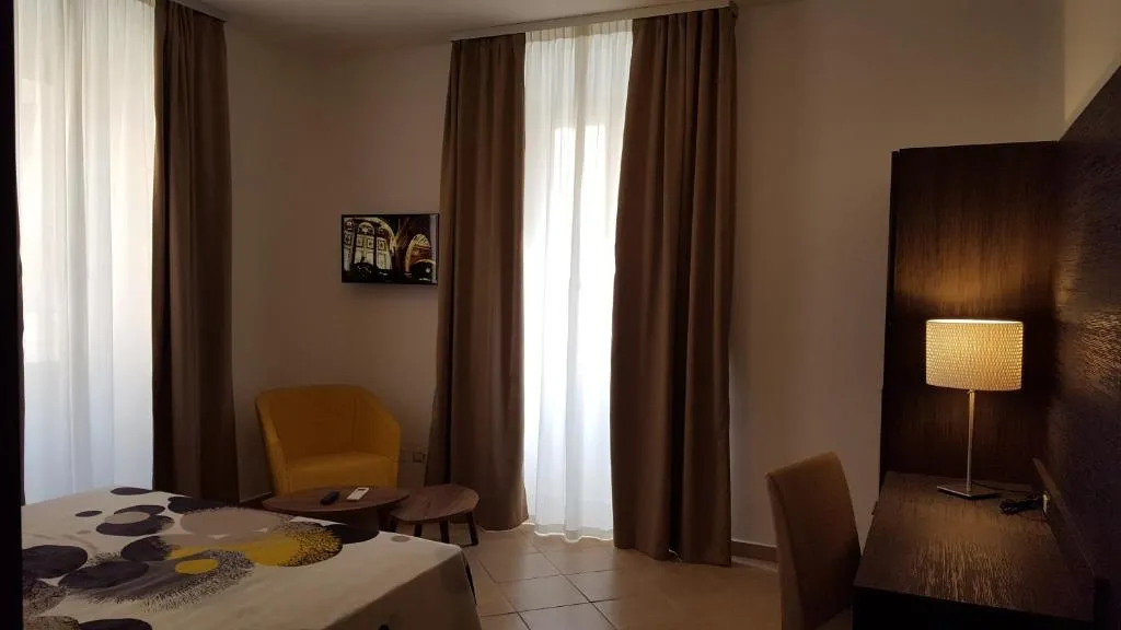 Una Finestra su Monti, Roma, Italia