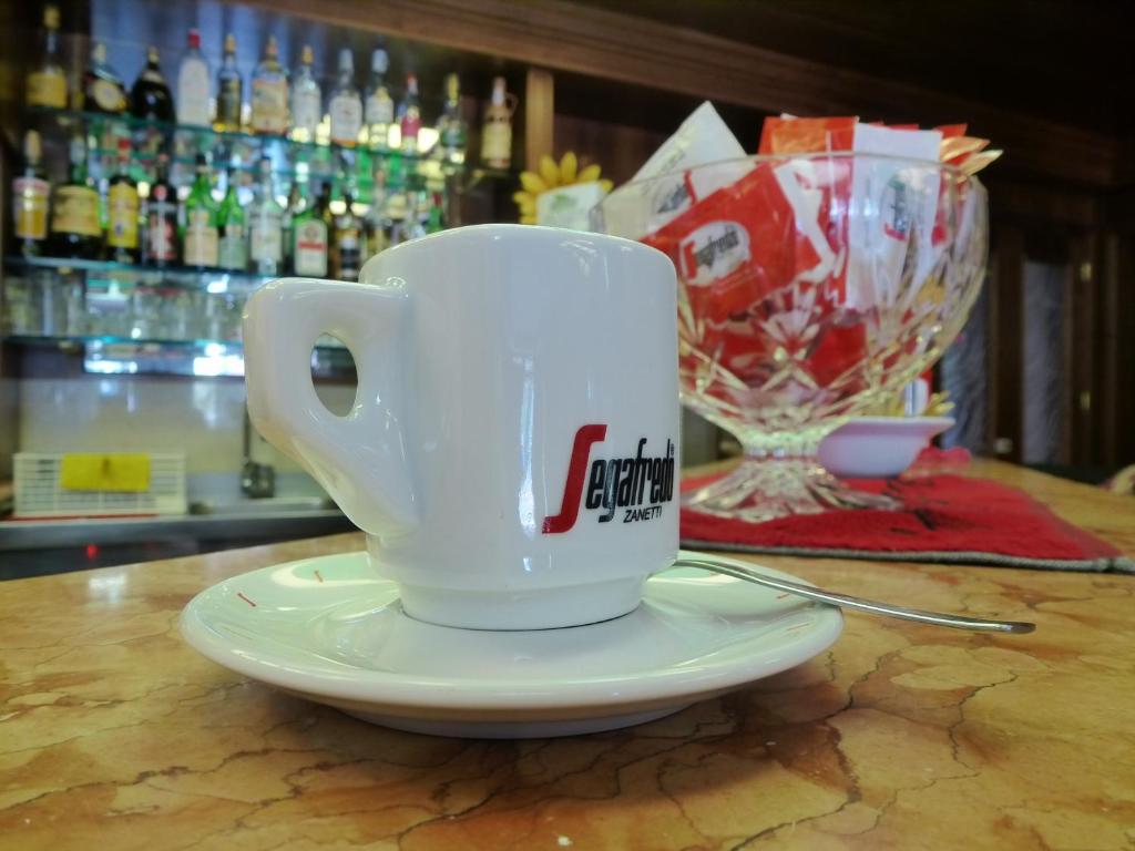 Príslušenstvo na prípravu kávy alebo čaju v ubytovaní Hotel Lucrezia Borgia