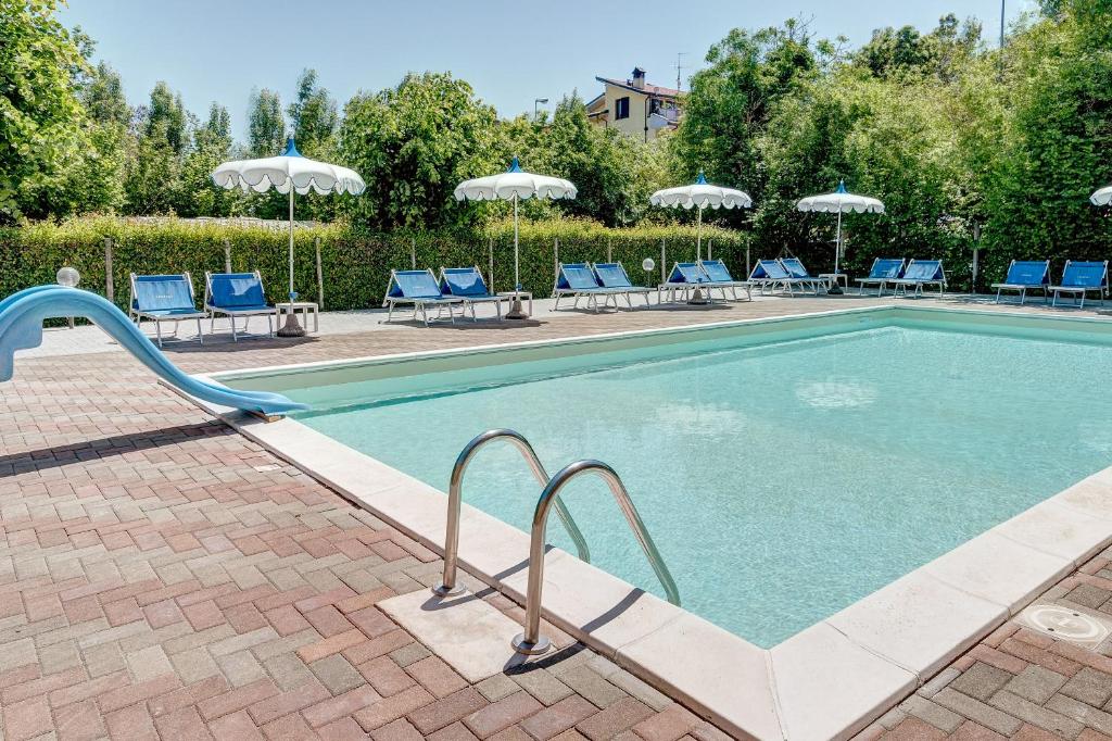 Bazén v ubytování Agriturismo I Portici nebo v jeho okolí