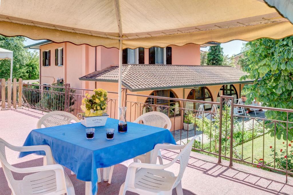 Balkón nebo terasa v ubytování Agriturismo I Portici