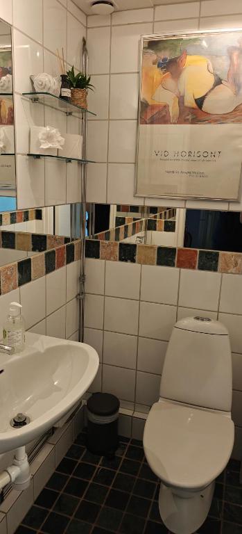 Koupelna v ubytování Nösundsgården Hotell & Vandrarhem