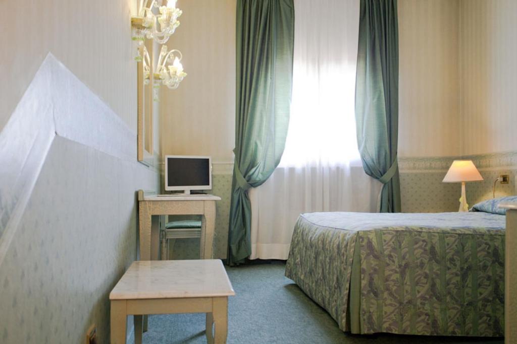 Hotel Bentivoglio Residenza D'Epoca - Tweepersoonskamer Met 1 Of 2 Bedden