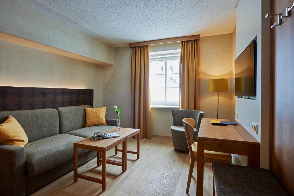 Posezení v ubytování Après Post Hotel
