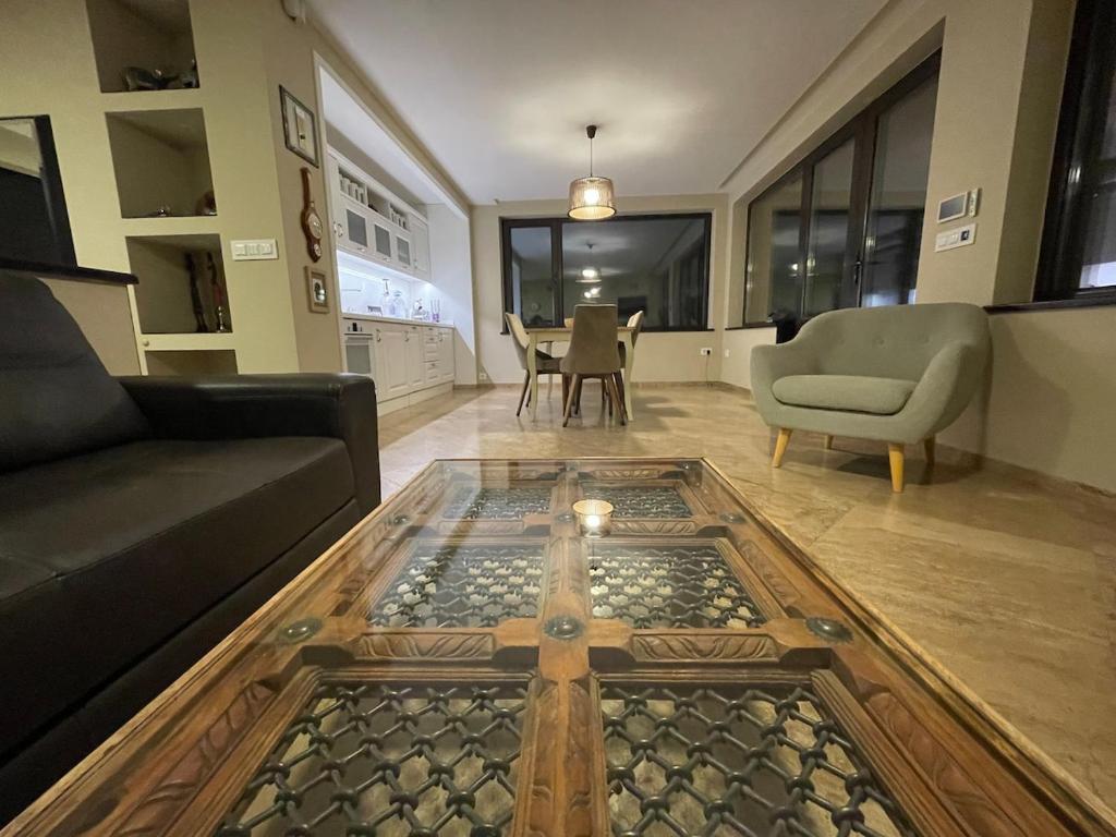 Premium Studio Apartment in Private Villa Nisim
