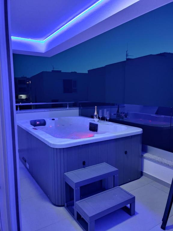 Bella Vista Sunset penthouse with private jacuzzi
