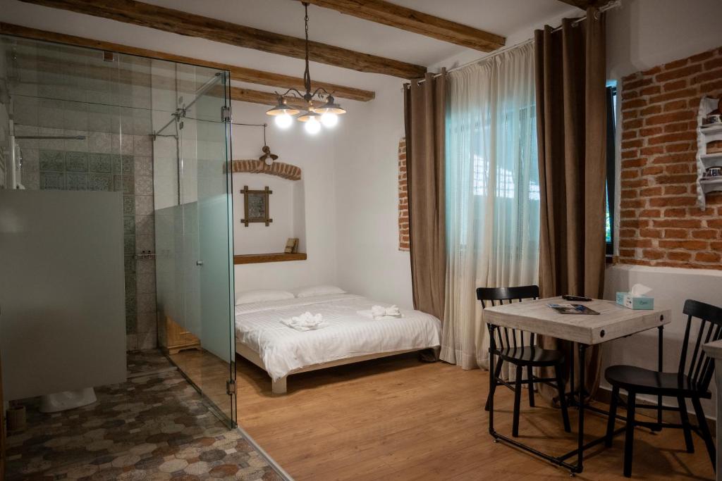 Boutique 11 Postavarului by Kronstay - Resim 9