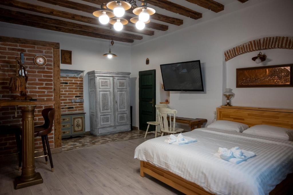 
Deluxe Room (2 Adults + 1 Child)
