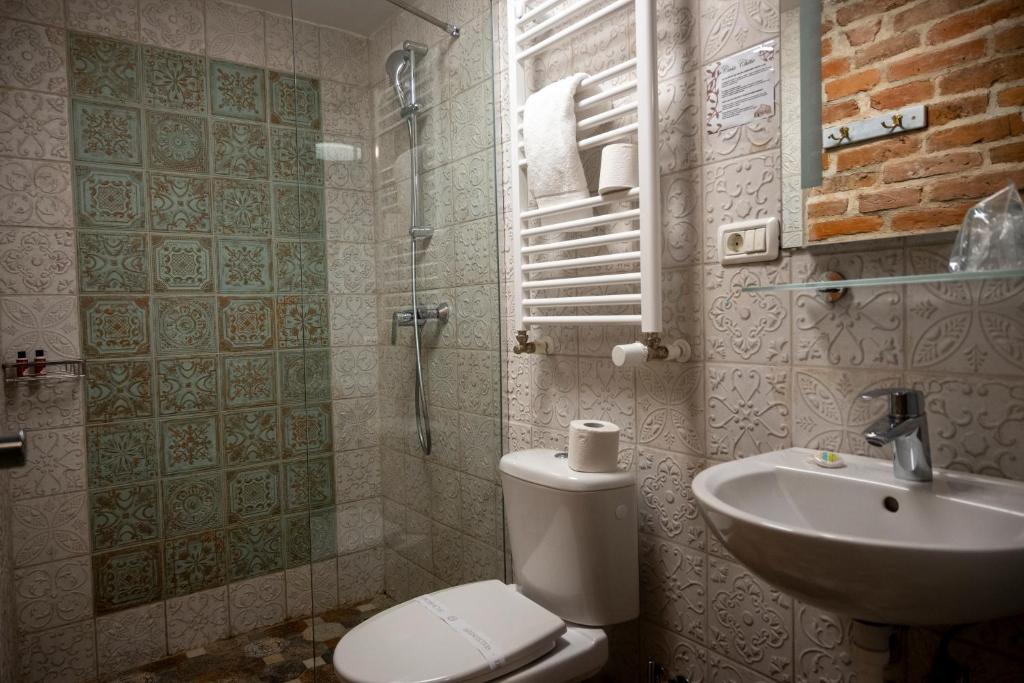 Boutique 11 Postavarului by Kronstay - Resim 16