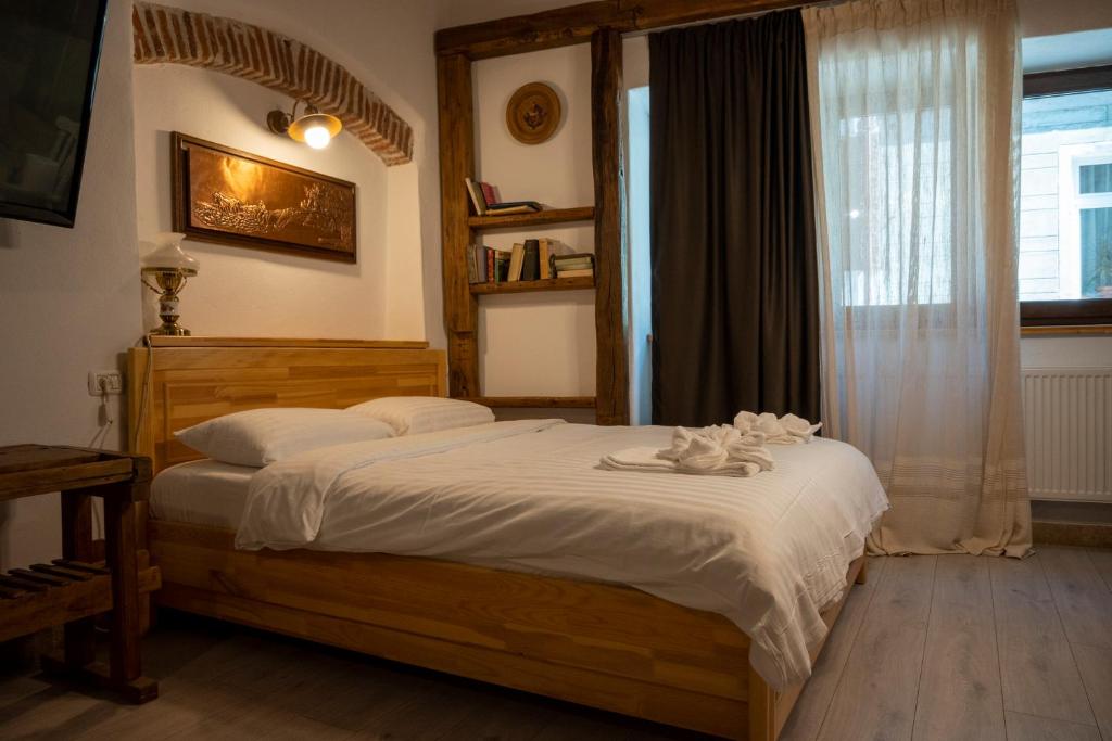 Boutique 11 Postavarului by Kronstay - Resim 19