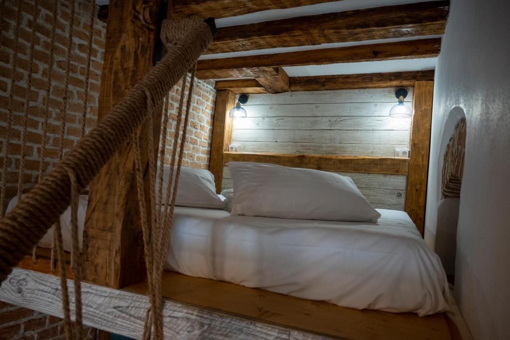 Boutique 11 Postavarului by Kronstay - Resim 20