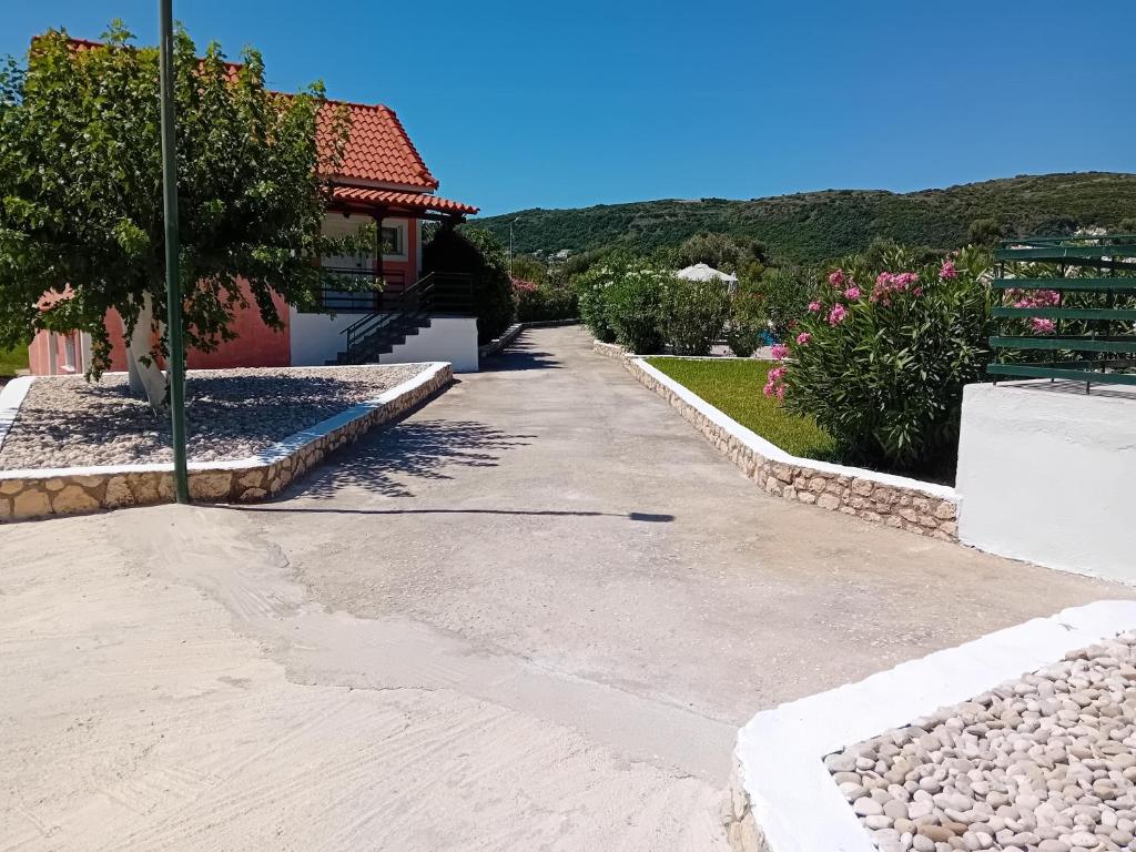 Nespecifikovaný výhled na hory nebo výhled na hory při pohledu z aparthotelu