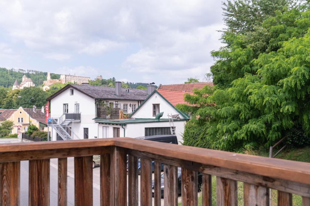 Balkón nebo terasa v ubytování revLIVING Apartments Gars am Kamp