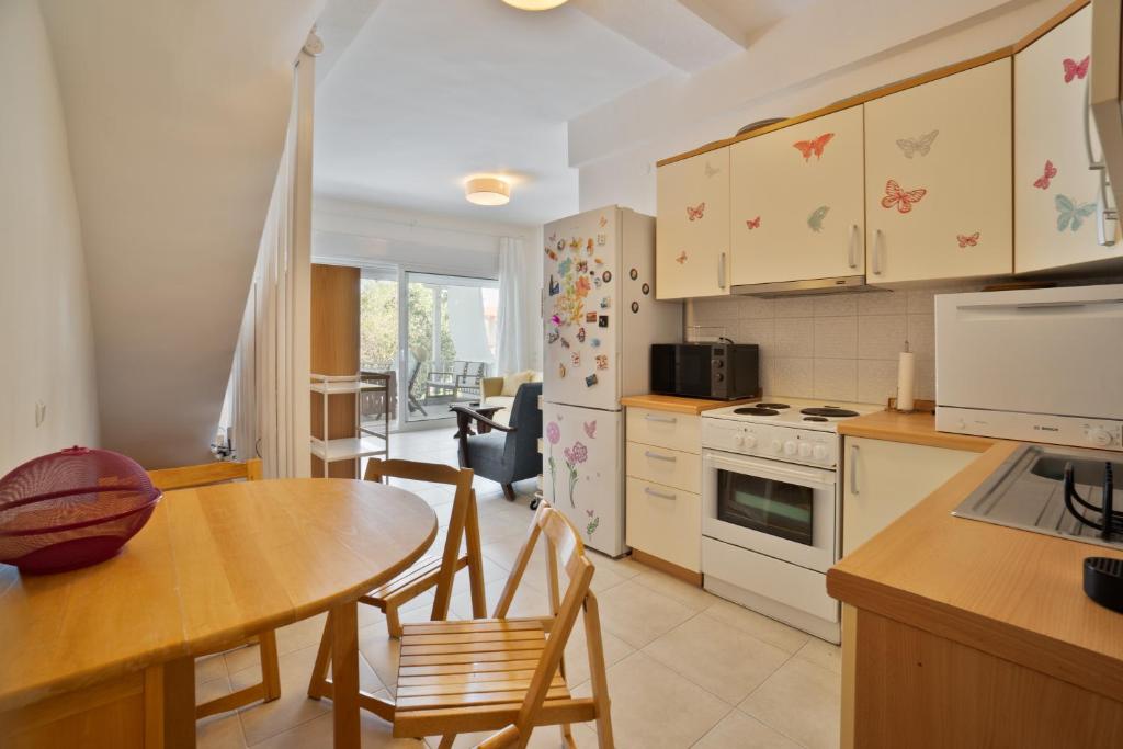 Køkken eller tekøkken på Iro s House