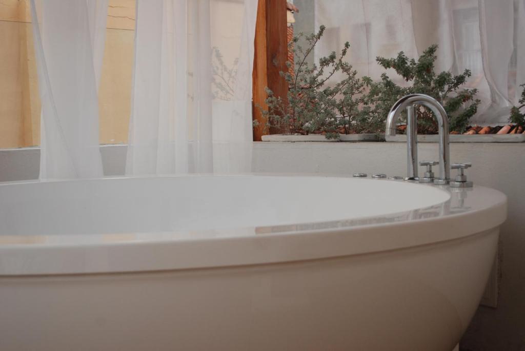 Koupelna v ubytování Alfiz Hotel