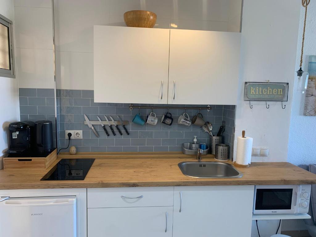A kitchen or kitchenette at Brise Marine