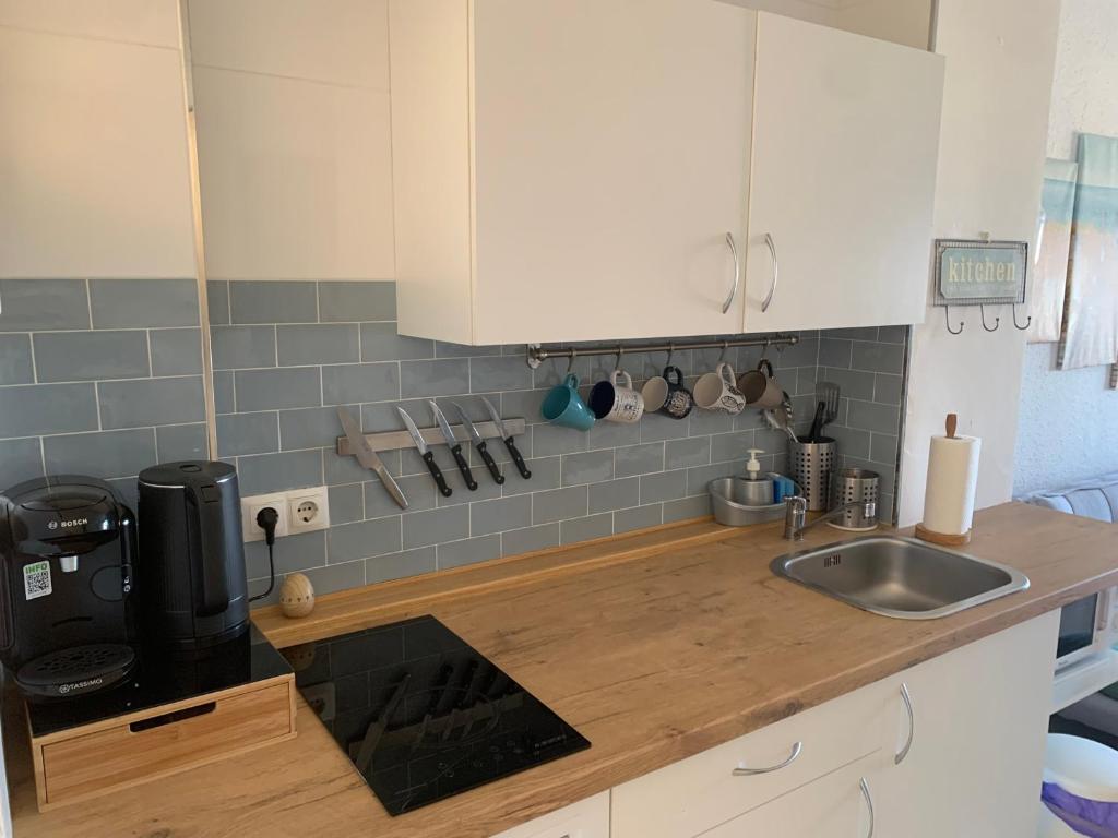 A kitchen or kitchenette at Brise Marine
