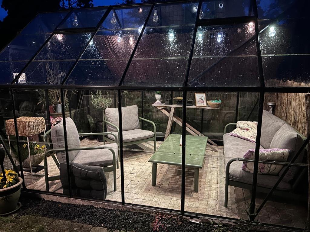 Posezení v ubytování Piccobello Bed & Breakfast Valløby Køge