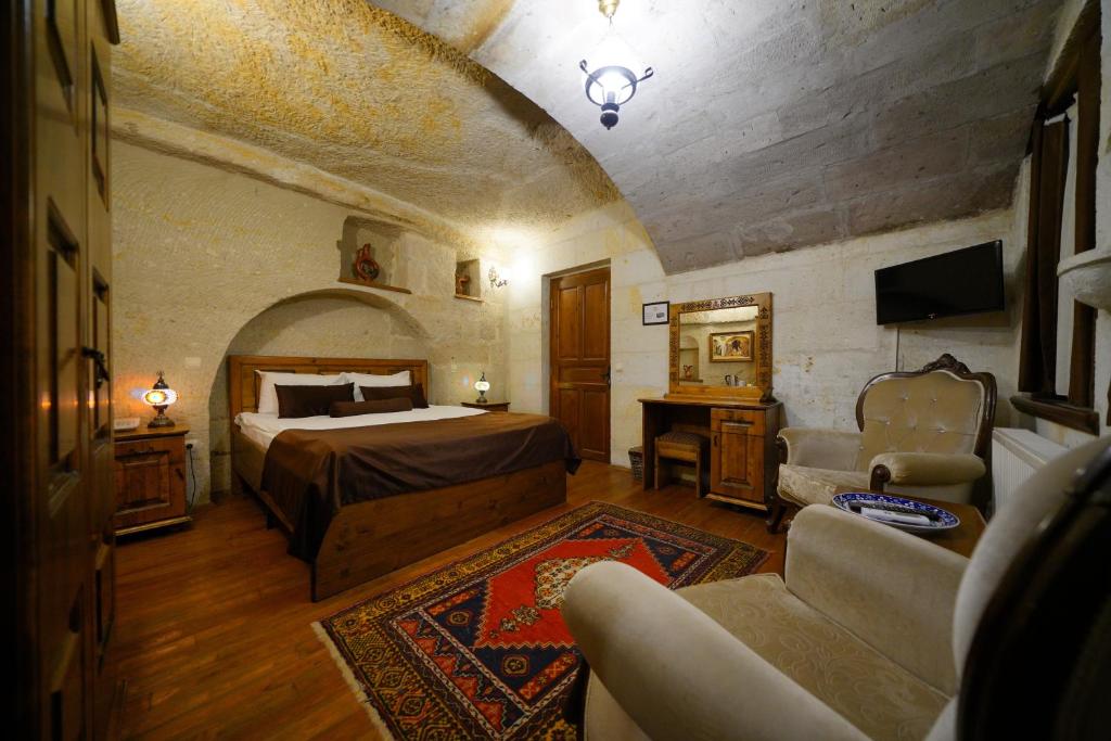 Harman Cave Hotel - 5