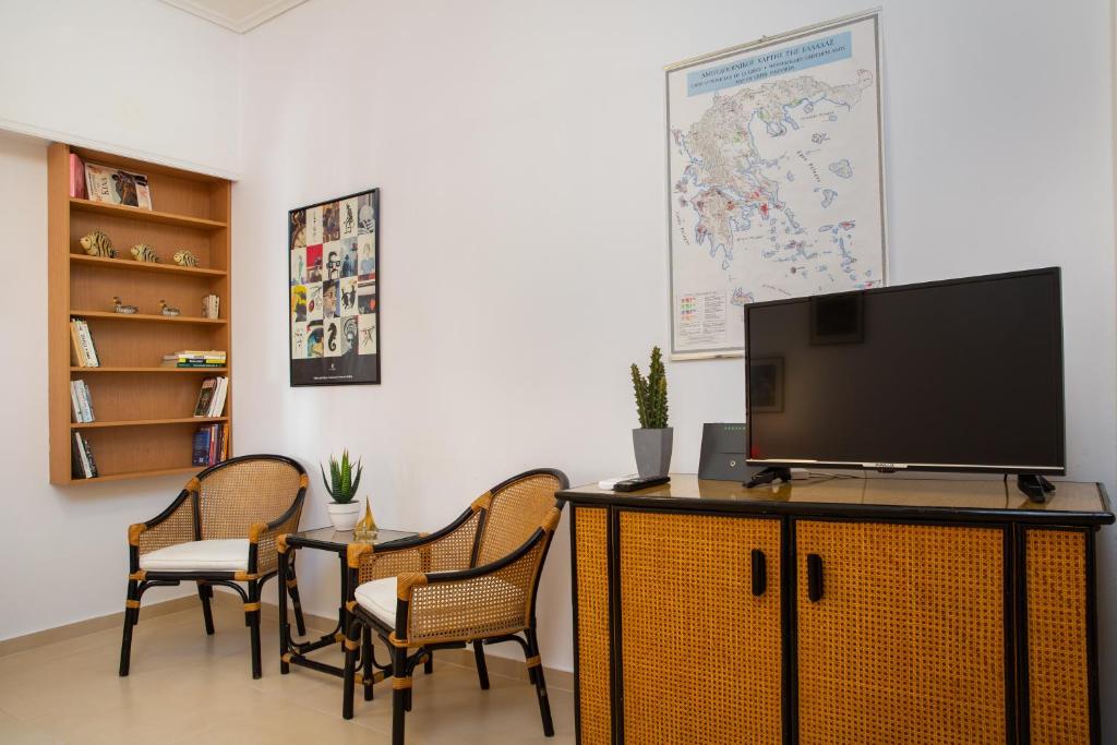 Cute Retro Apartment In Exarchia Neighborhood, Athens (updated prices 2025)