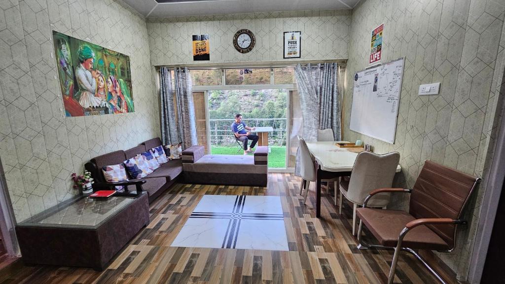 Posezení v ubytování Sukoon Villa at Bhaderwah