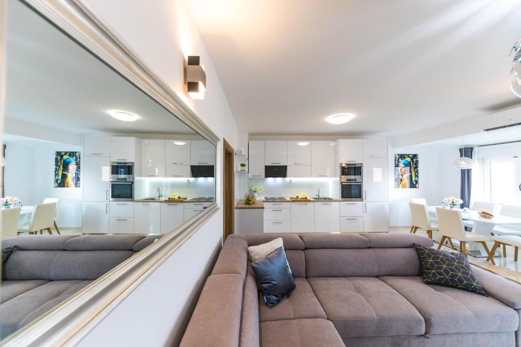 Sea view apartment