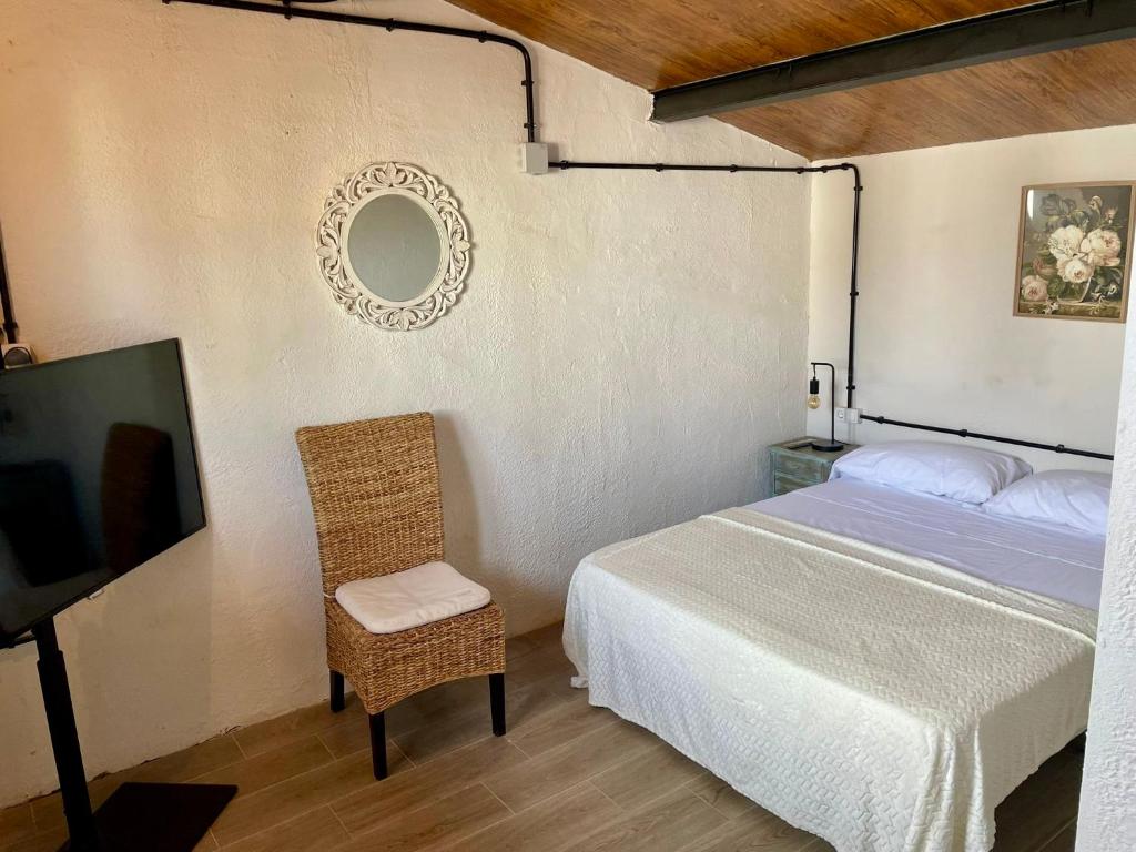 La Terreta hotel casa rural - Tweepersoonskamer Met Terras