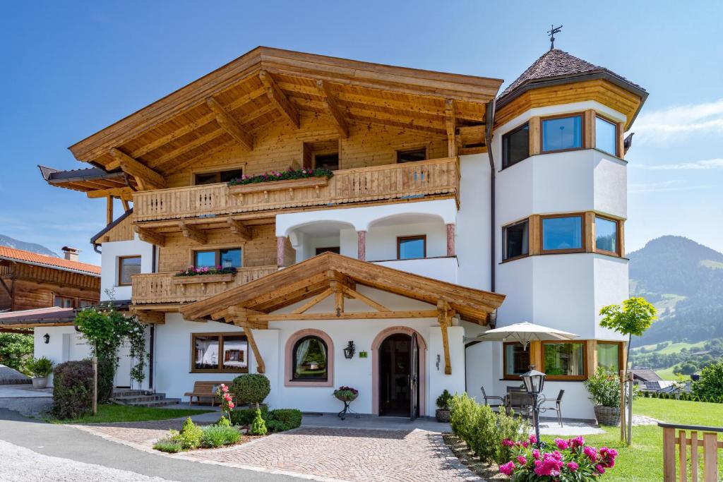 Nespecifikovaný výhled na hory nebo výhled na hory při pohledu z apartmánu
