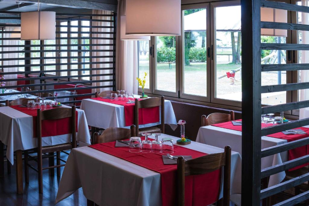 Restaurace v ubytování Ristorante Albergo Al Donatore