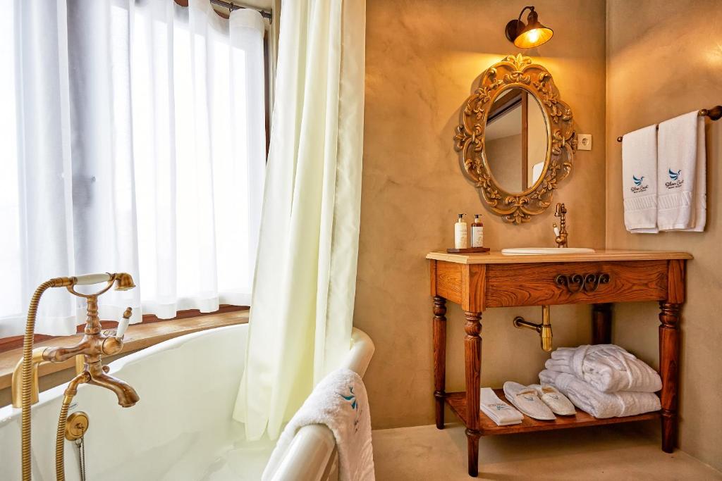 Silver Coast Beach Residence - 7