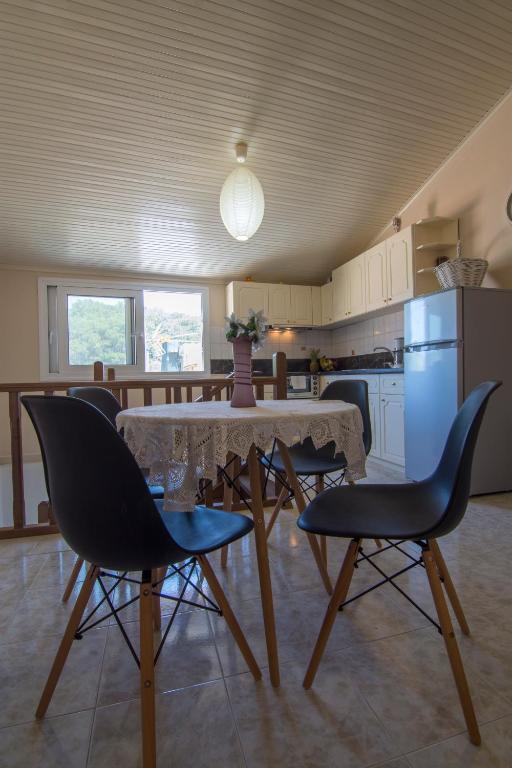 Kuchyň nebo kuchyňský kout v ubytování Paxos In Square (Apartment Amfitriti)