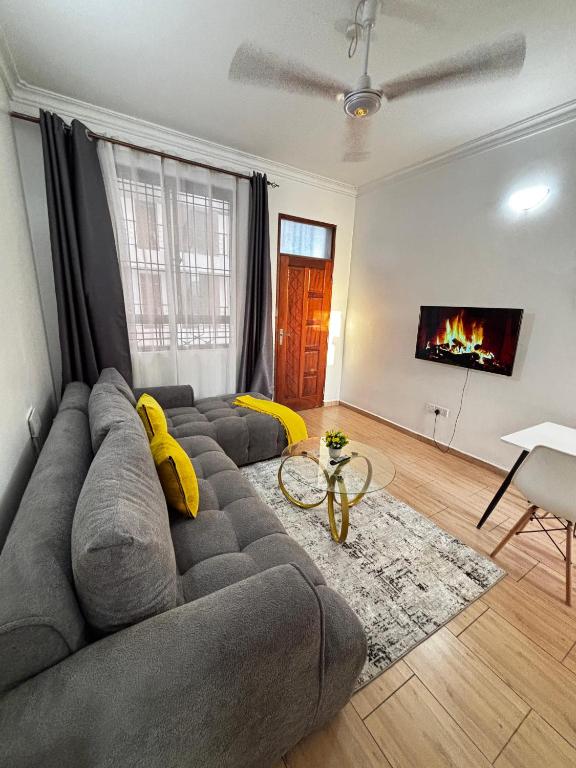 Posezení v ubytování Lavish 2 bedroom apartment Bamburi off JCC Rd