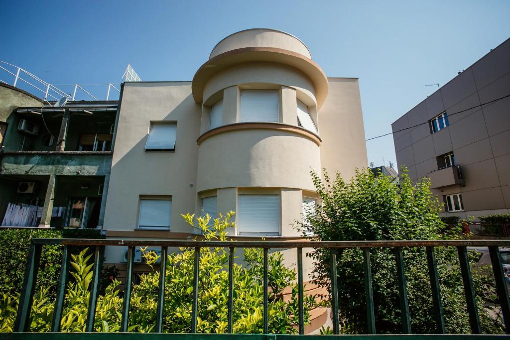 Budova, kde se apartmán nachází