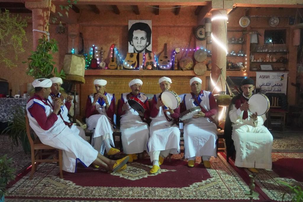 Asiakkaita majoituspaikassa Medina vibes