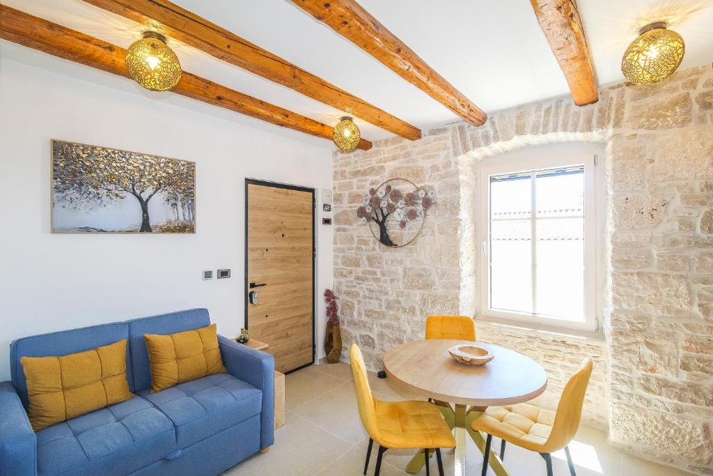 Χώρος καθιστικού στο Apartment Chiara-Center of Bale