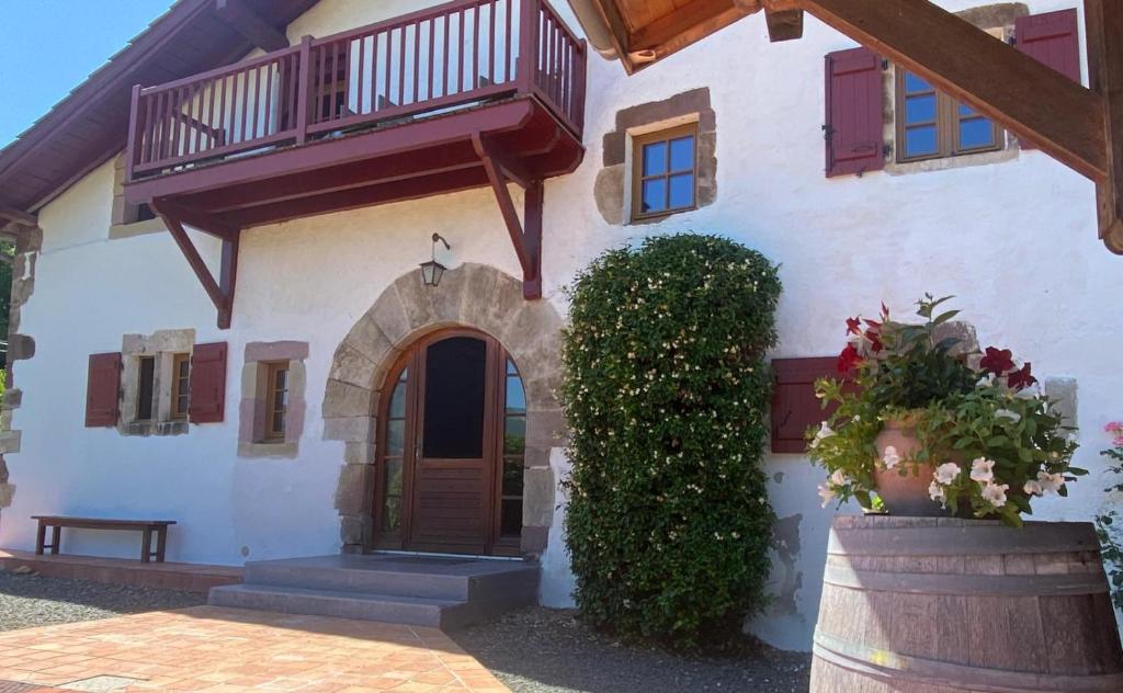 Το κτήριο όπου στεγάζεται  το bed & breakfast