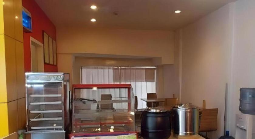 7 Days Inn Chengdu North Railway Metro Station的厨房或小厨房