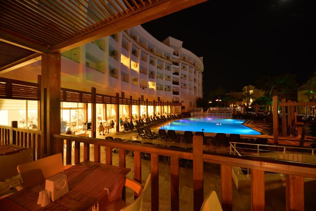 Bazén v ubytování Side Alegria Hotel & Spa - All Inclusive-Adult Only nebo v jeho okolí