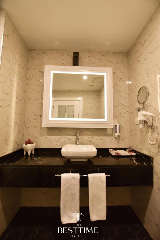 تصویر اتاق‌های The Best Time Hotel - تصویر ۲