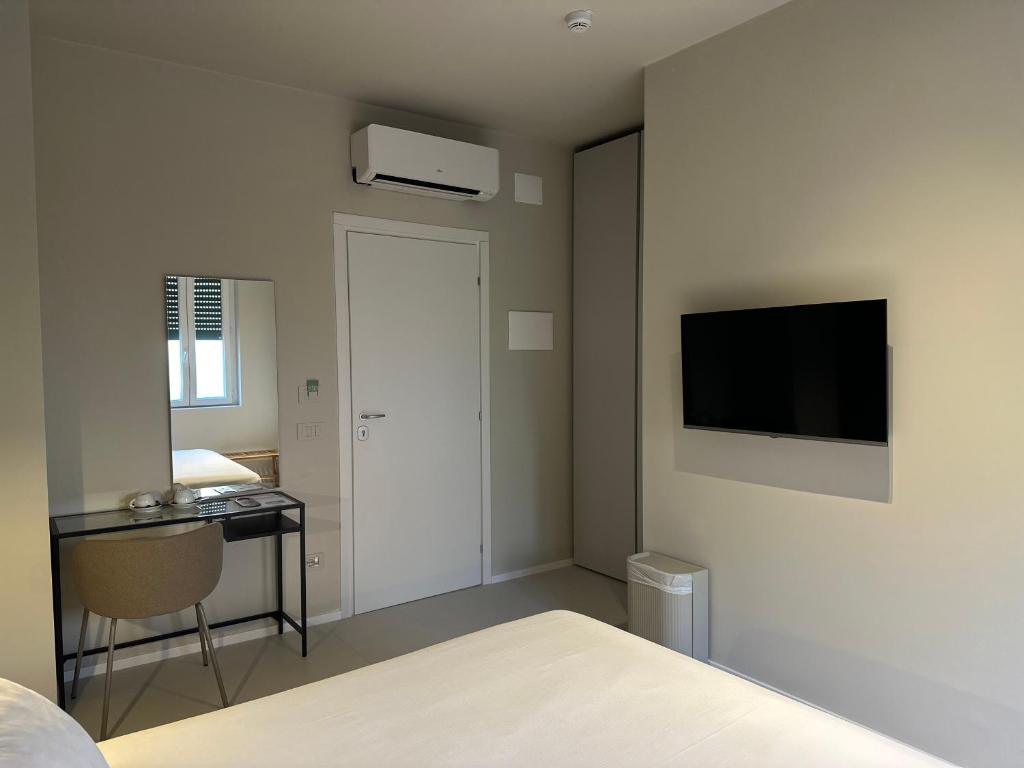 Hotel San Michele - Standard Queen Room