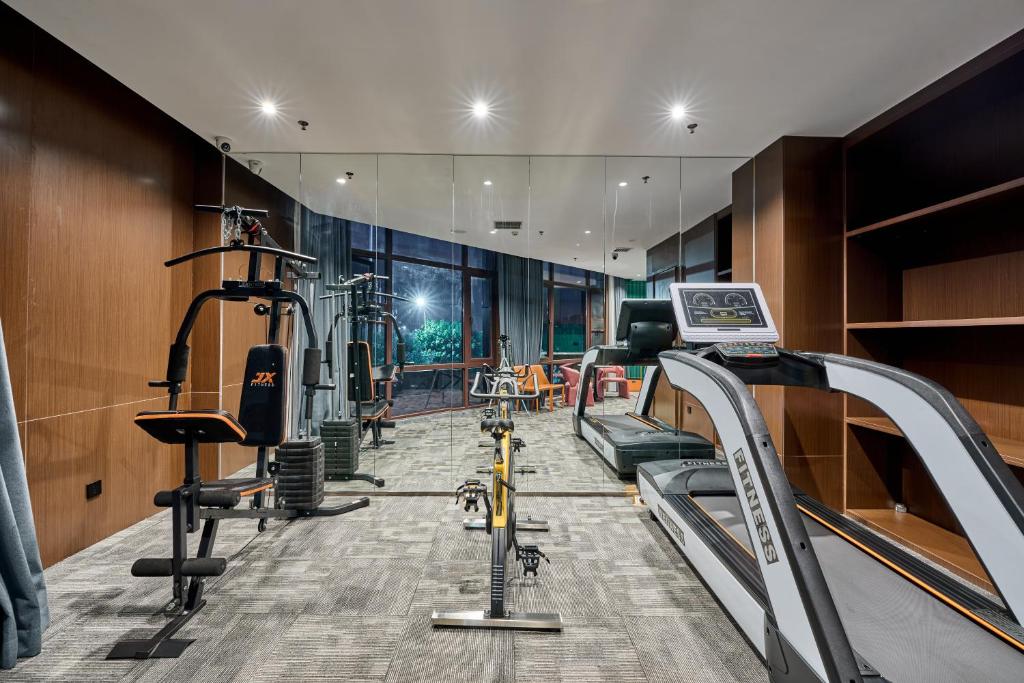 Fitness centrum a/nebo fitness zařízení v ubytování Beijing Suiyu Hotel