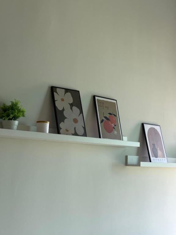 Fotografie z fotogalerie ubytování Cozy 2 BR Apartment w/ Pool Gym Wi-Fi & Work Space v destinaci Klang
