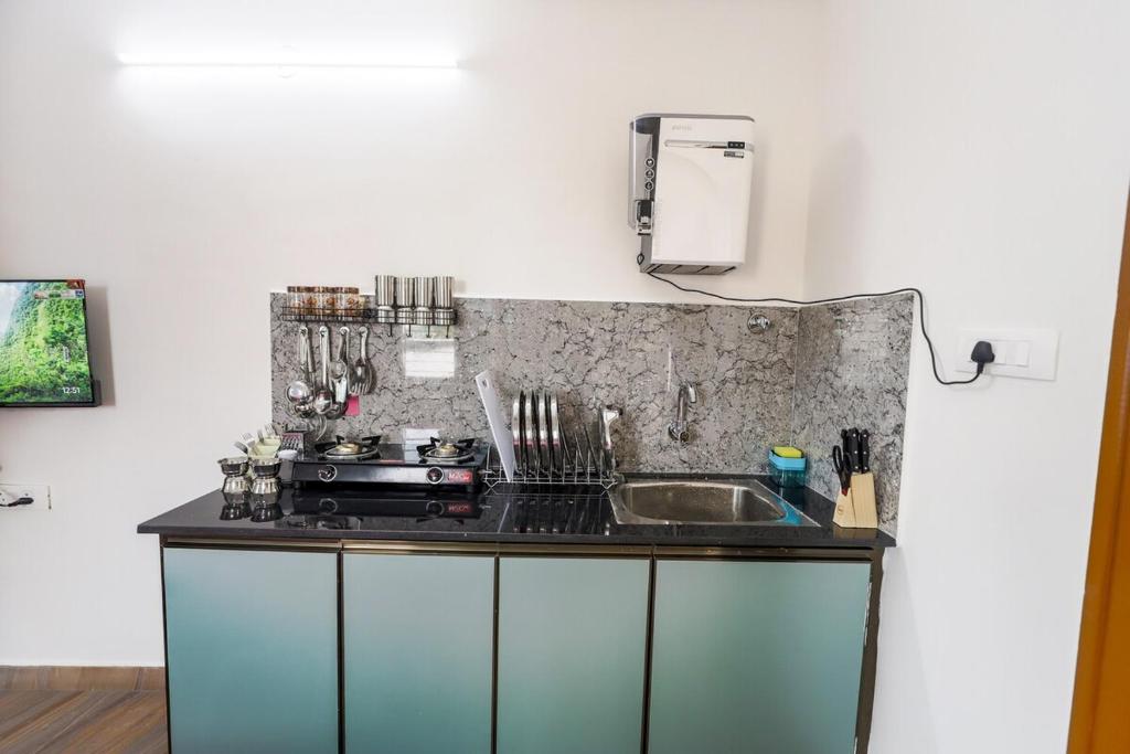 Bangalore Airport To Manyata Tech Park www.booking.com