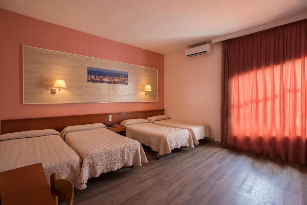 Cuatro Naciones - Resim 15