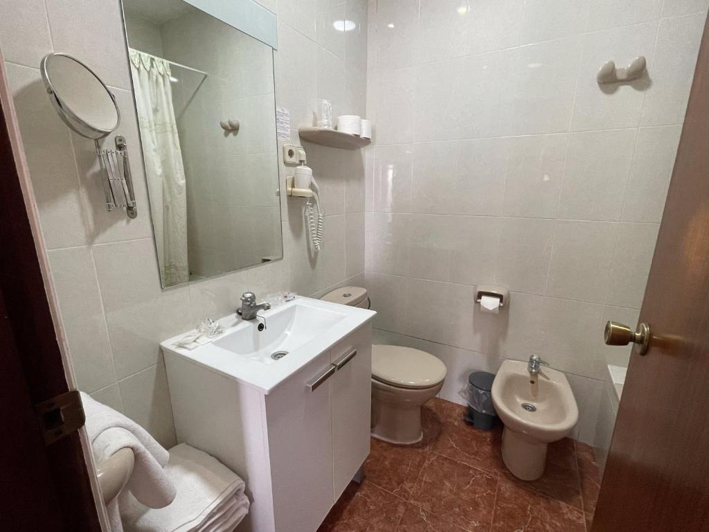 Cuatro Naciones - Resim 6