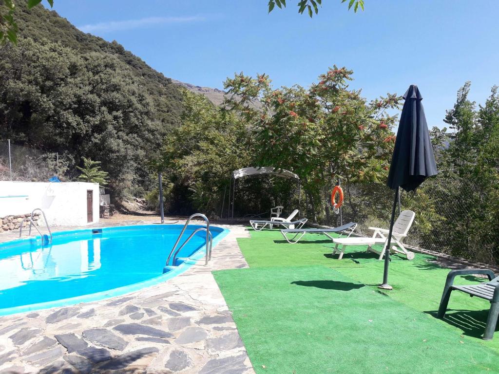 Camping Trevélez - Casa De Campo Con Vistas Al Jardín