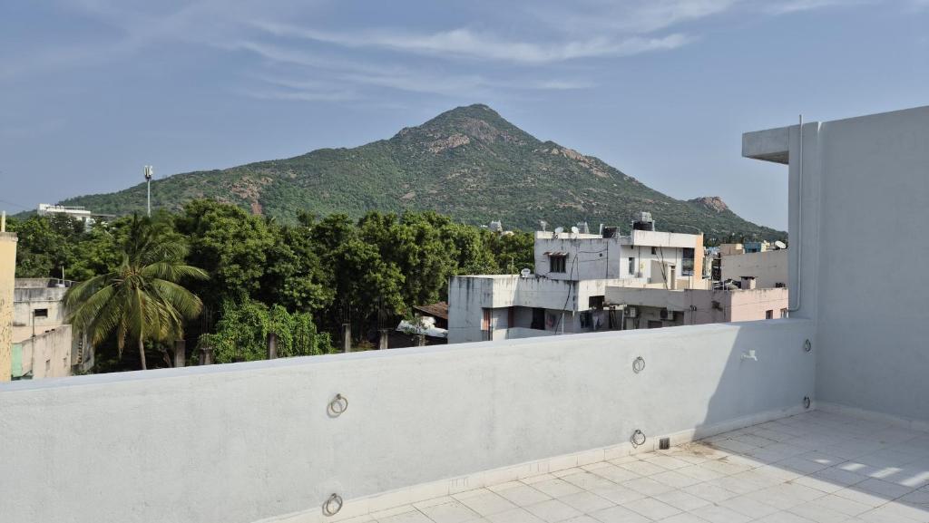 Γενική θέα στο βουνό ή θέα στο βουνό από  αυτό το δωμάτιο σε οικογενειακή κατοικία