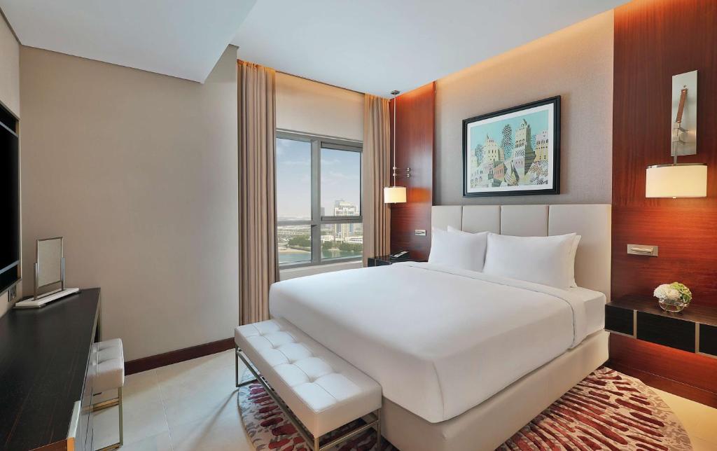 Letto o letti in una camera di Hilton Doha The Pearl