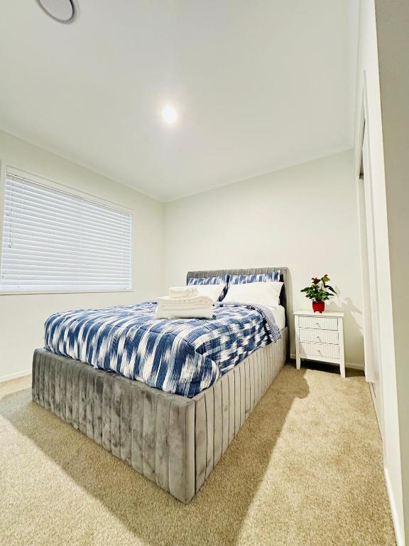 Cozy Retreat Close to Lake